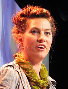 How tall is Amanda Palmer?